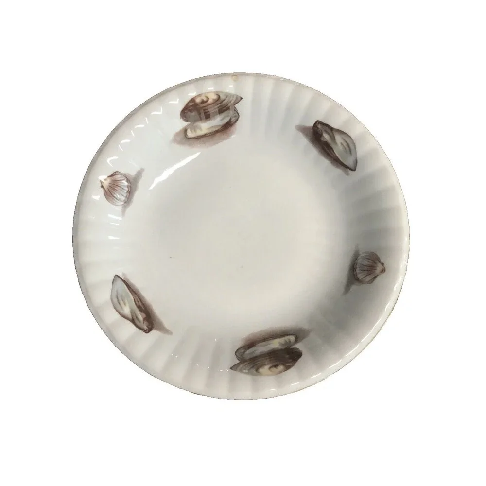 4 Wawel China Clam Oyster Bowls plain Center, Gold Trim 1950s Vintage